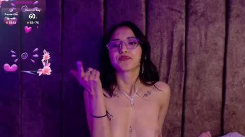 Snapshot of lily_beet chatting on January 9, 3:59 pm Lily online show from January 9, 3:59 pm