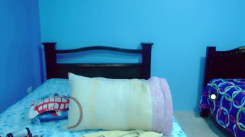 Snapshot of lily_benet1 chatting on September 15, 5:51 am LILYB online show from September 15, 5:51 am