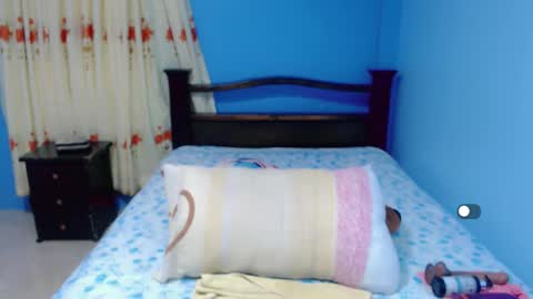Snapshot of lily_benet1 chatting on October 8, 12:52 am LILYB online show from October 8, 12:52 am