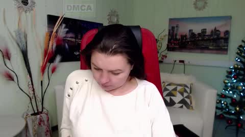 Lily online show from December 16, 6:07 am