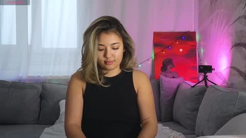 Snapshot of lily_foster_ chatting on January 10, 6:20 am Lily online show from January 10, 6:20 am