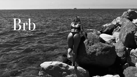 Snapshot of lily_foster_ chatting on January 17, 5:53 am Lily online show from January 17, 5:53 am