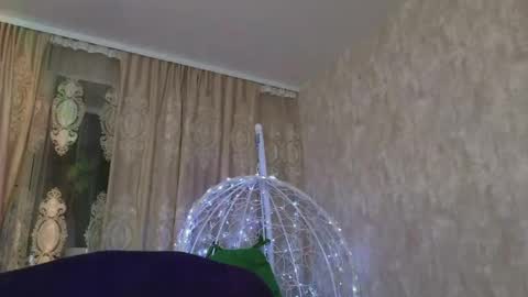 Lily online show from June 4, 7:31 pm