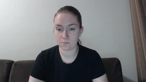 lily_love_x online show from December 4, 11:35 pm