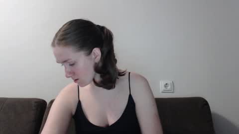 lily_love_x online show from January 2, 10:55 pm