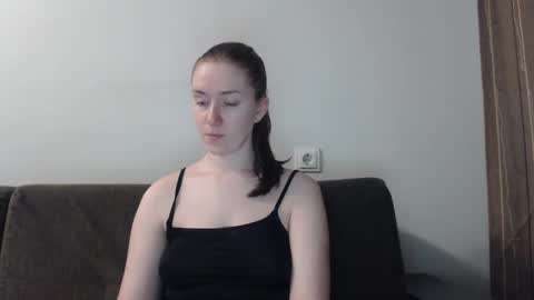 lily_love_x online show from February 21, 11:10 pm