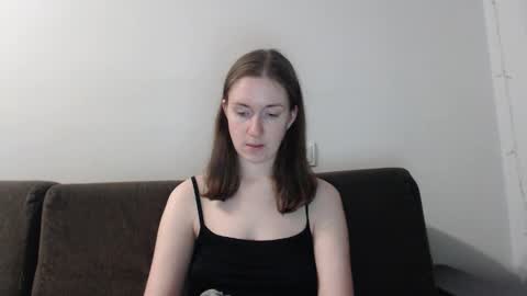 lily_love_x online show from November 14, 10:18 pm