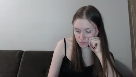 lily_love_x online show from April 20, 11:17 pm