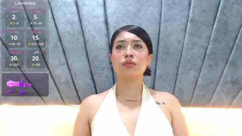 Snapshot of lily_meghan chatting on May 11, 8:17 pm LILY MEGHAN online show from May 11, 8:17 pm