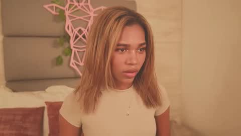 Lily Miiller online show from December 21, 8:05 pm