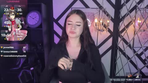 Lily online show from December 8, 1:58 pm