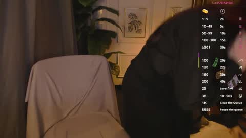 Lily online show from April 4, 2:03 pm