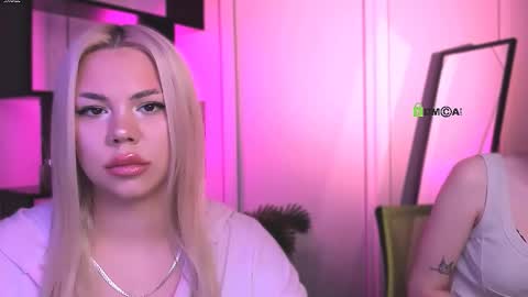 Lily online show from February 6, 7:17 pm