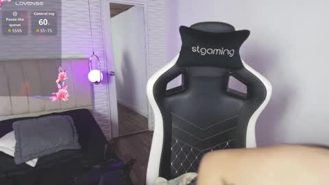 lily_waist online show from November 3, 10:49 am