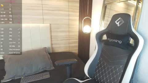 Snapshot of lily_waist chatting on February 10, 11:14 am lily_waist online show from February 10, 11:14 am