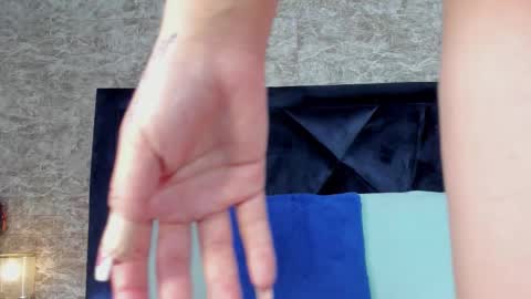 Snapshot of lily_woodz chatting on November 11, 7:03 pm LilyWoodz online show from November 11, 7:03 pm