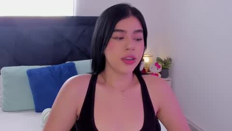 Snapshot of lily_woodz chatting on December 19, 6:59 pm LilyWoodz online show from December 19, 6:59 pm