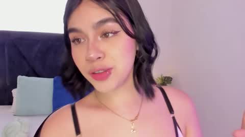 Snapshot of lily_woodz chatting on January 13, 7:19 pm LilyWoodz online show from January 13, 7:19 pm