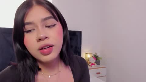 Snapshot of lily_woodz chatting on February 13, 7:10 pm LilyWoodz online show from February 13, 7:10 pm