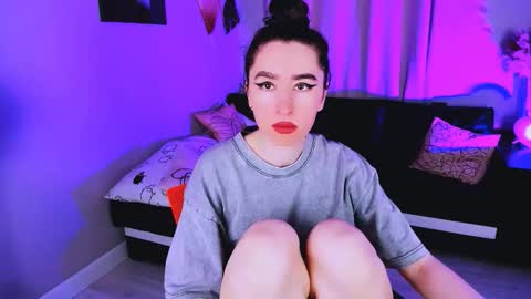 LILY online show from October 18, 8:59 am