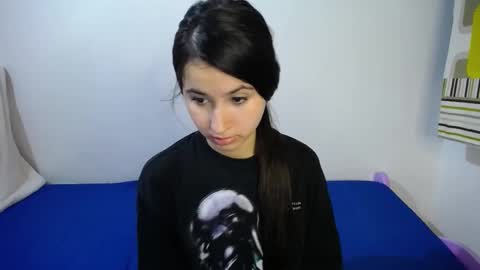 Snapshot of lilybumn chatting on December 13, 11:10 pm Lily Dumn online show from December 13, 11:10 pm