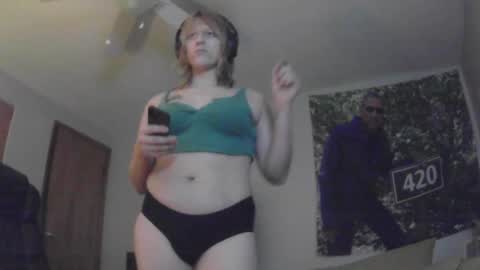 Snapshot of lilybvixen chatting on October 9, 3:26 am lilybvixen online show from October 9, 3:26 am
