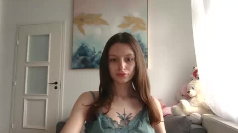 lilycandy_ online show from April 25, 11:24 am