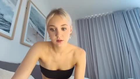 lilyflex online show from April 5, 1:25 am