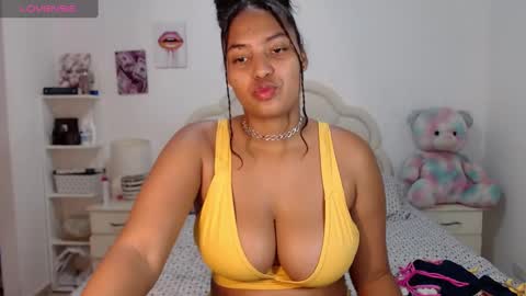 Snapshot of lilyjacksonn chatting on January 24, 10:19 pm Lily.. online show from January 24, 10:19 pm