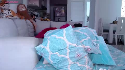 Snapshot of lilyjacksonn chatting on February 14, 4:52 pm Lily.. online show from February 14, 4:52 pm