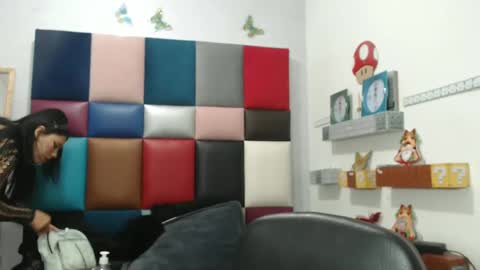 Snapshot of lilyjamesx chatting on January 19, 2:49 pm lilyjamesx online show from January 19, 2:49 pm