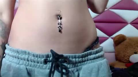 Snapshot of lilyjamesx chatting on February 24, 8:47 pm lilyjamesx online show from February 24, 8:47 pm