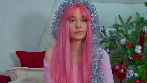 Snapshot of lilylanses chatting on December 4, 10:57 am Lily online show from December 4, 10:57 am