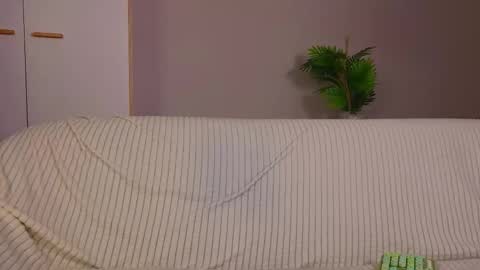 lilylisy online show from January 9, 7:44 am