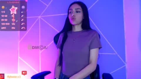 Snapshot of lilylouisee_ chatting on November 6, 3:02 pm Liliana louise online show from November 6, 3:02 pm