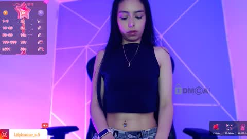Snapshot of lilylouisee_ chatting on November 8, 11:14 pm Liliana louise online show from November 8, 11:14 pm