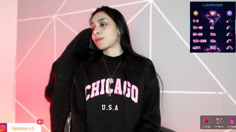 Snapshot of lilylouisee_ chatting on July 11, 8:06 am Liliana louise online show from July 11, 8:06 am