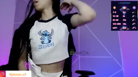 Snapshot of lilylouisee_ chatting on July 18, 8:01 pm Liliana louise online show from July 18, 8:01 pm