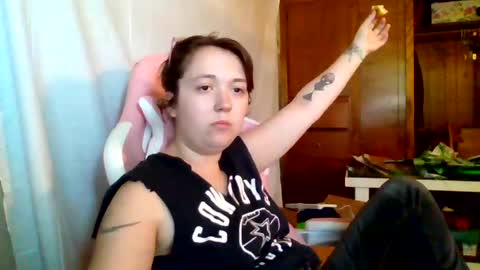 Snapshot of lilylovegood04 chatting on July 29, 7:23 pm lily online show from July 29, 7:23 pm