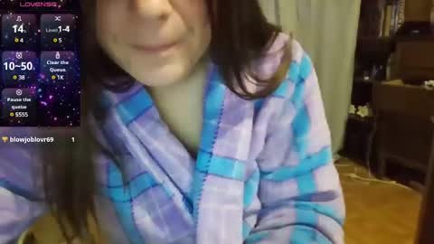 Snapshot of lilypad1981 chatting on January 1, 8:58 pm lilypad1981 online show from January 1, 8:58 pm