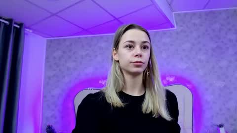 Snapshot of lilyrose_ chatting on October 9, 3:15 am online show from October 9, 3:15 am