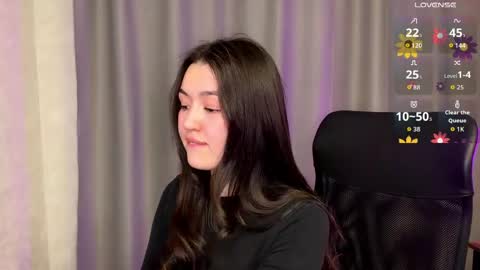 Lily online show from April 18, 7:07 pm