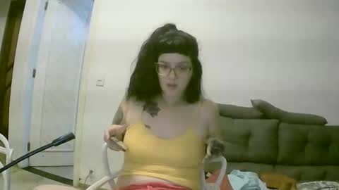 lilyswear online show from March 5, 2:36 am