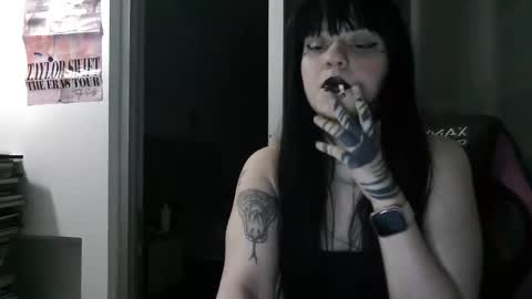 lilyswear online show from November 11, 3:28 am