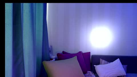 Snapshot of lilyxsky chatting on February 21, 1:00 pm LilyXSky online show from February 21, 1:00 pm