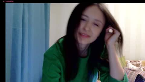 Snapshot of lilyxsky chatting on November 28, 4:20 pm LilyXSky online show from November 28, 4:20 pm