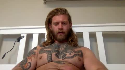 Snapshot of limitlesschris chatting on February 18, 4:58 pm Chris online show from February 18, 4:58 pm