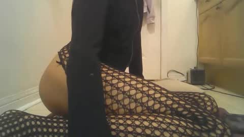 limpclitsissyfemboy online show from November 7, 9:26 pm