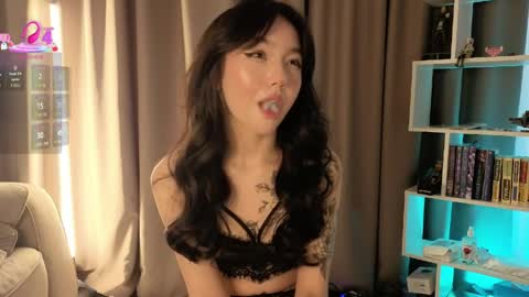 Lin Use menu to play with me  online show from March 29, 8:36 am