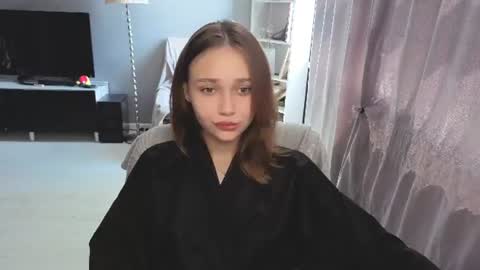 Snapshot of lina_and_lion chatting on June 27, 8:08 am Scarlet online show from June 27, 8:08 am